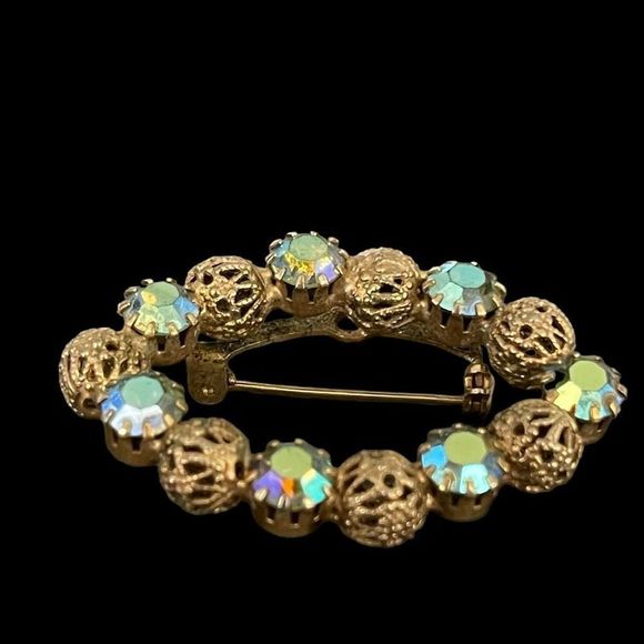 Vintage Aurora Borealis Prong Set Rhinestone Gold Tone Filigree Ball Brooch Pin - Picture 2 of 5